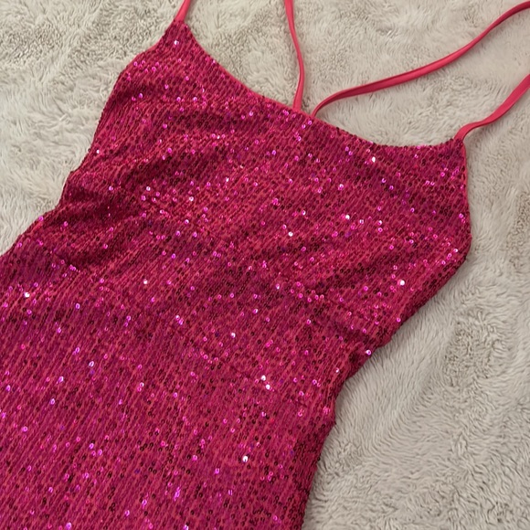 Fitted pink sequin dress. Size Large, unknown brand. - Picture 5 of 6
